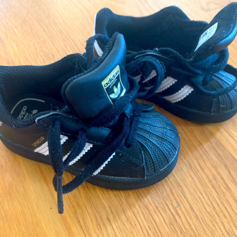 Black Adidas Superstar - 5K - little kid/toddler